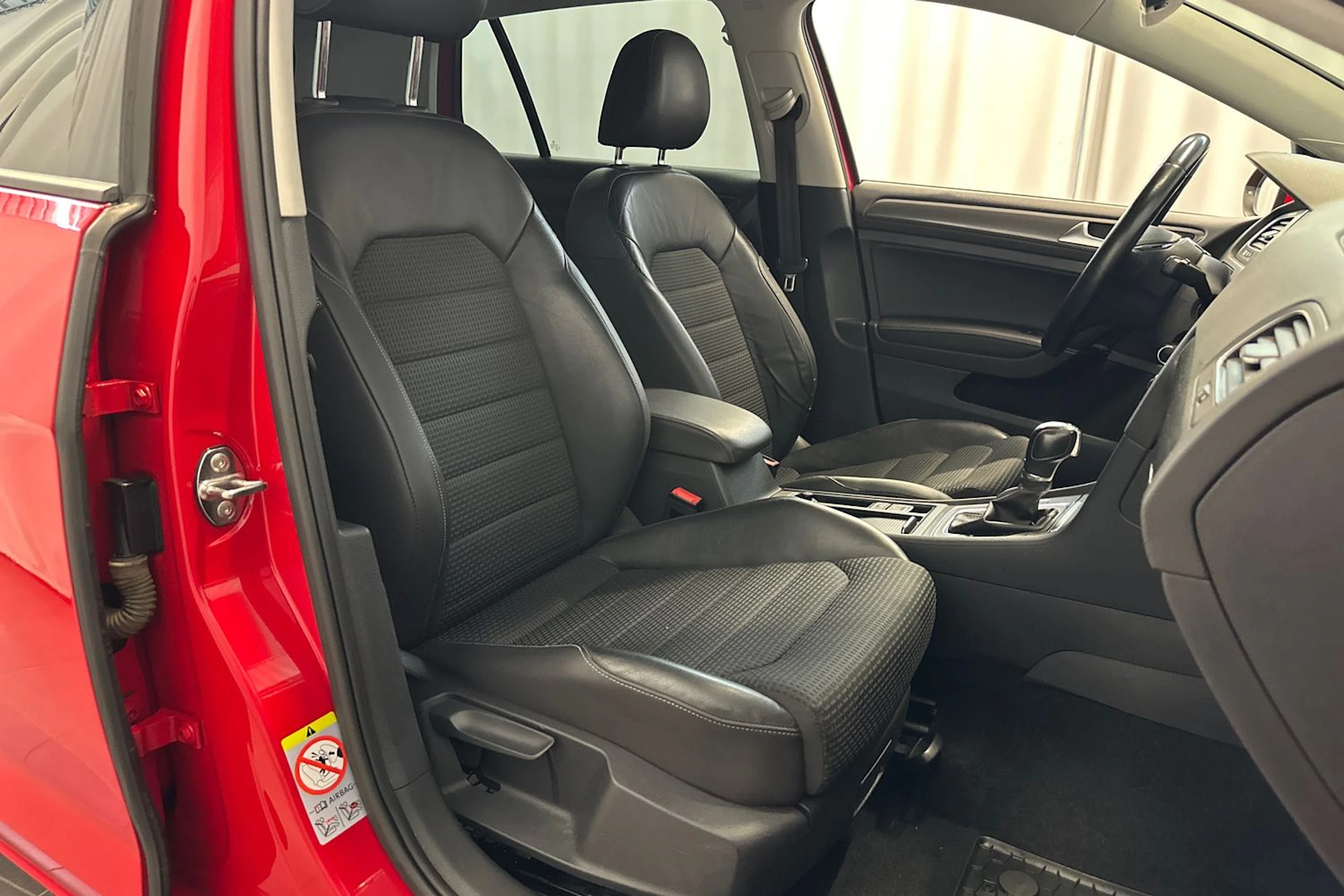 punainen Volkswagen Golf 2013 kuva 11.