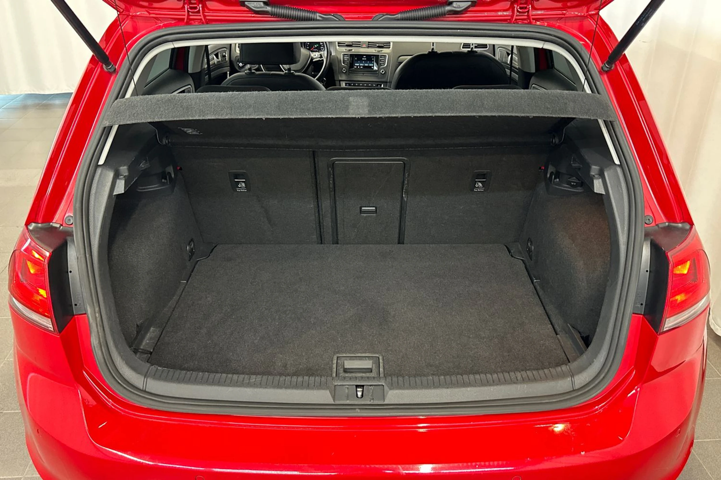 punainen Volkswagen Golf 2013 kuva 13.