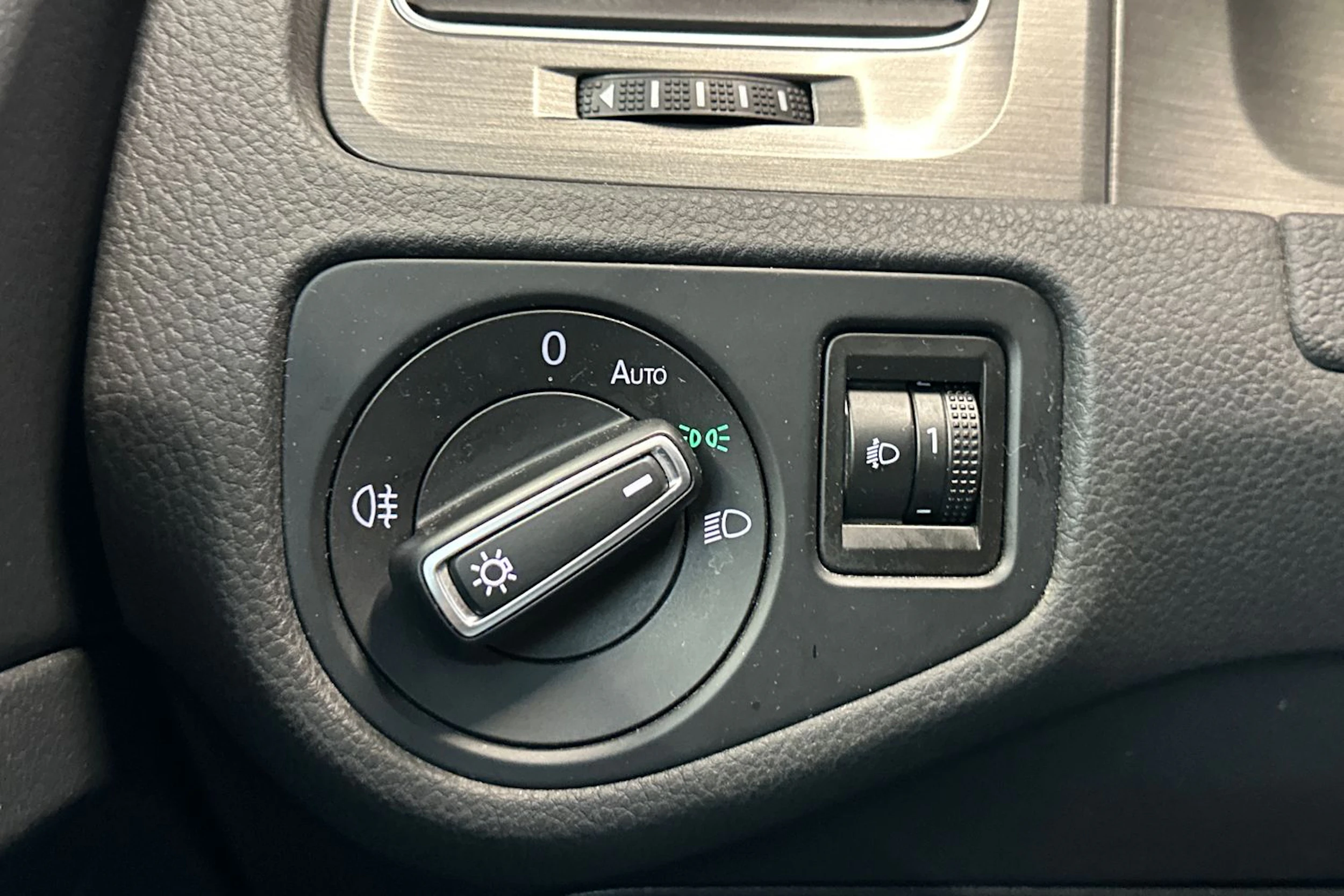 punainen Volkswagen Golf 2013 kuva 15.