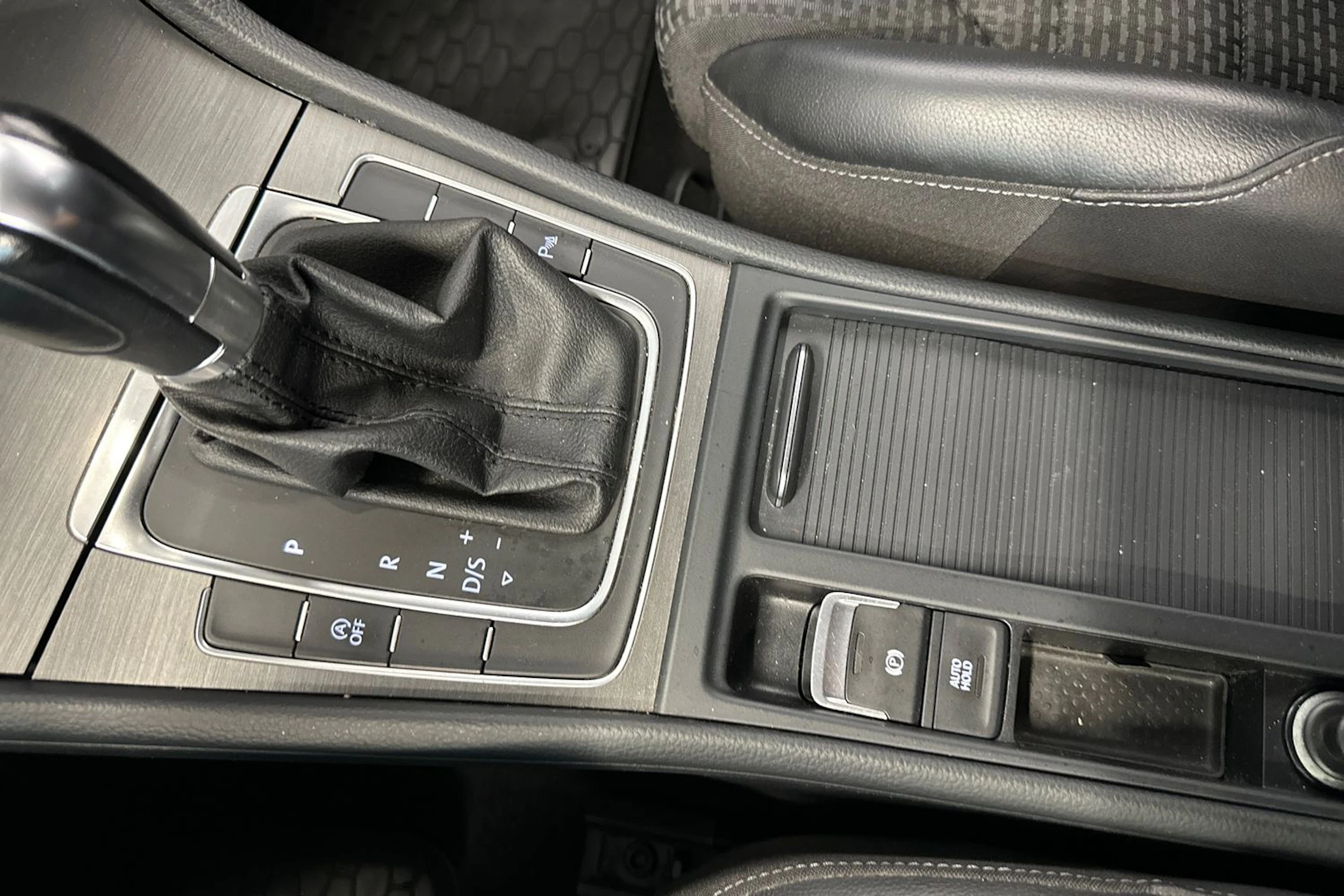 punainen Volkswagen Golf 2013 kuva 19.