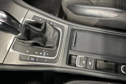 punainen Volkswagen Golf 2013 kuva 19.