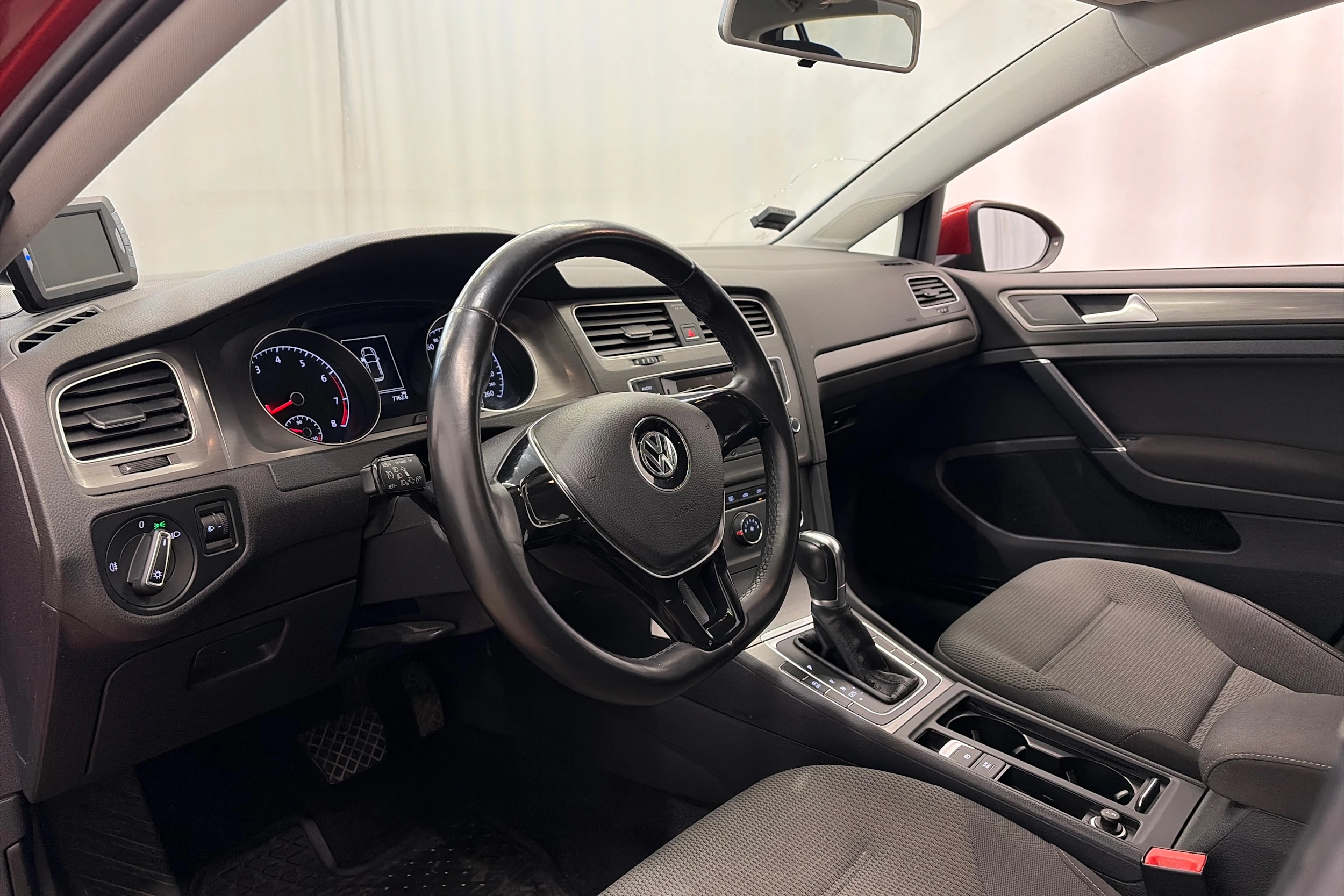 punainen Volkswagen Golf 2013 kuva 10.
