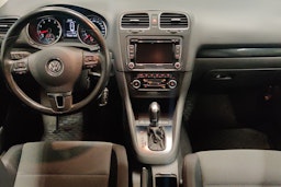 Valkoinen Volkswagen GOLF 2013 kuva 9.