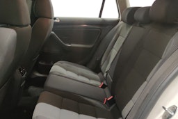 Valkoinen Volkswagen GOLF 2013 kuva 10.