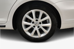 Valkoinen Volkswagen GOLF 2013 kuva 11.