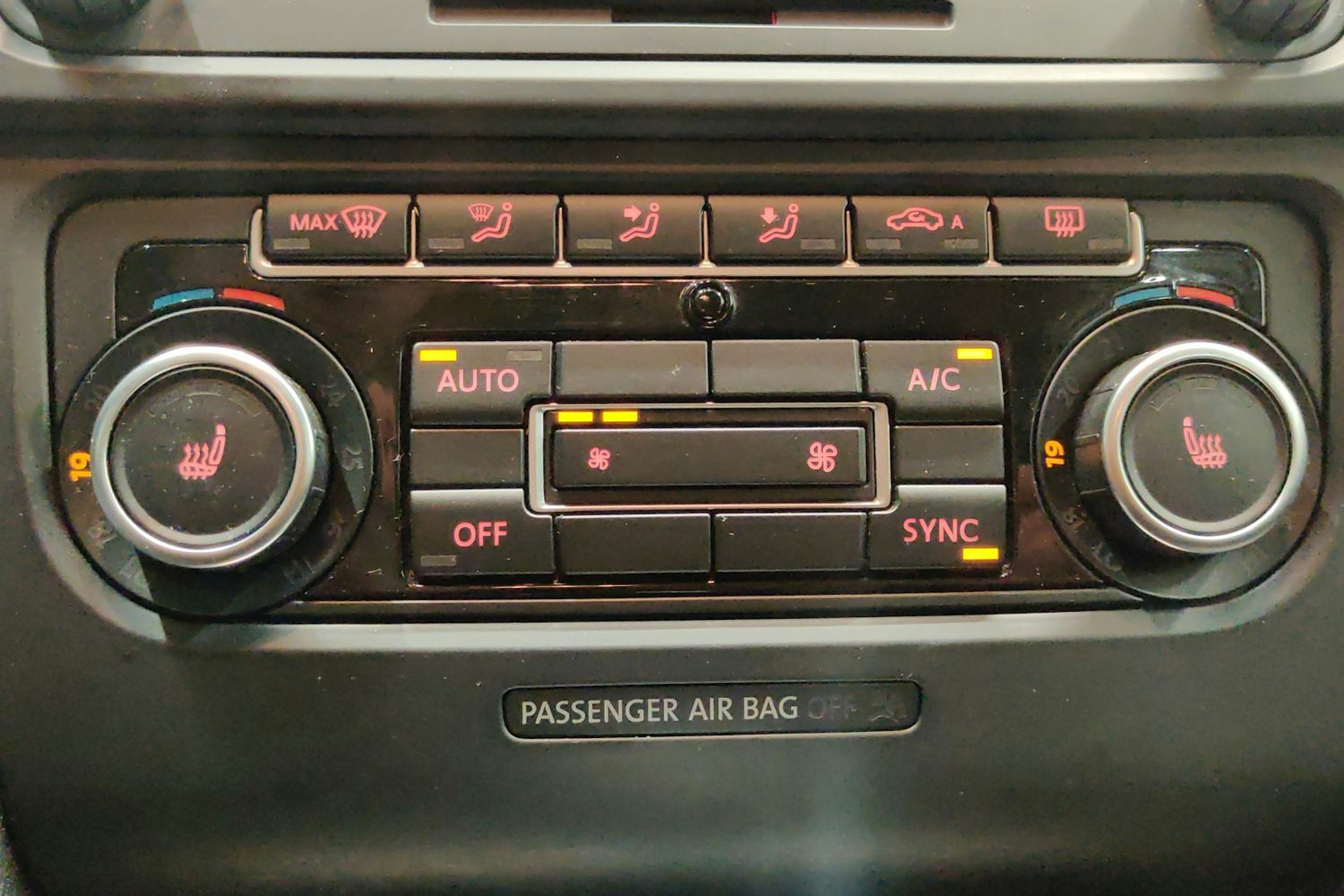 Valkoinen Volkswagen GOLF 2013 kuva 19.