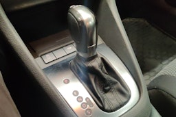 Valkoinen Volkswagen GOLF 2013 kuva 20.