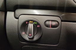 Valkoinen Volkswagen GOLF 2013 kuva 21.