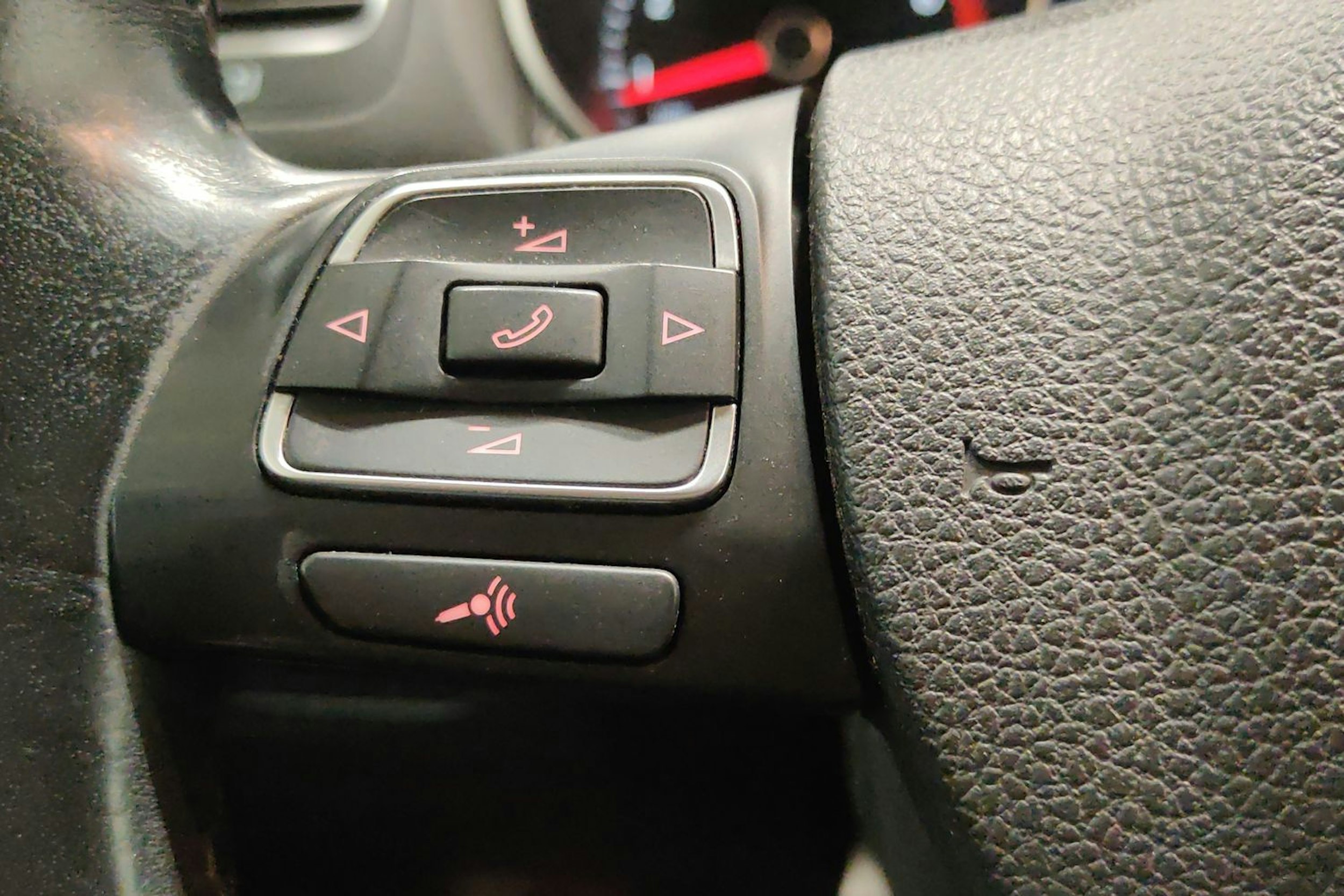 Valkoinen Volkswagen GOLF 2013 kuva 22.