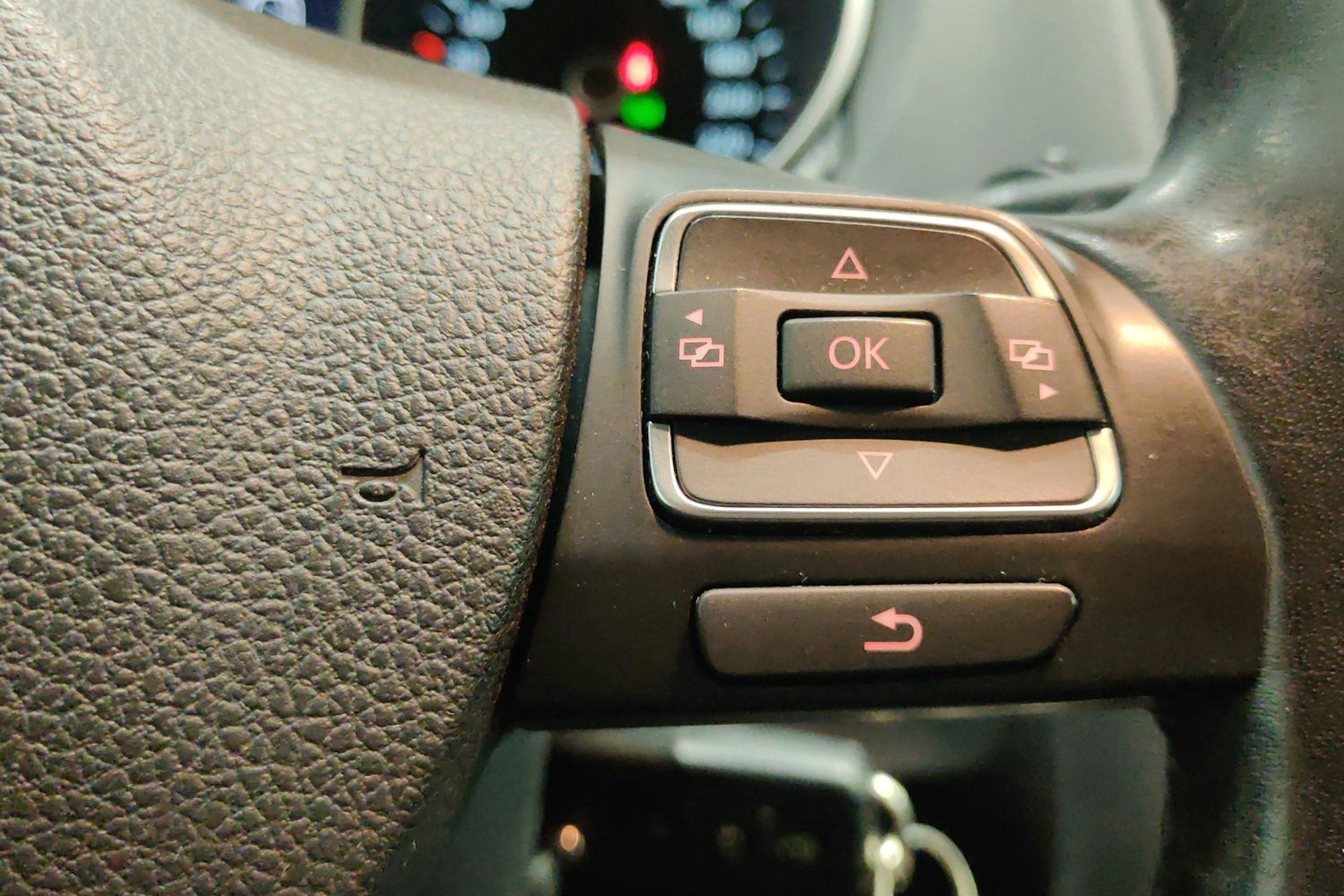 Valkoinen Volkswagen GOLF 2013 kuva 23.