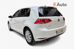 valkoinen Volkswagen Golf 2013 kuva 3.