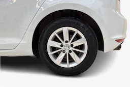 valkoinen Volkswagen Golf 2013 kuva 12.