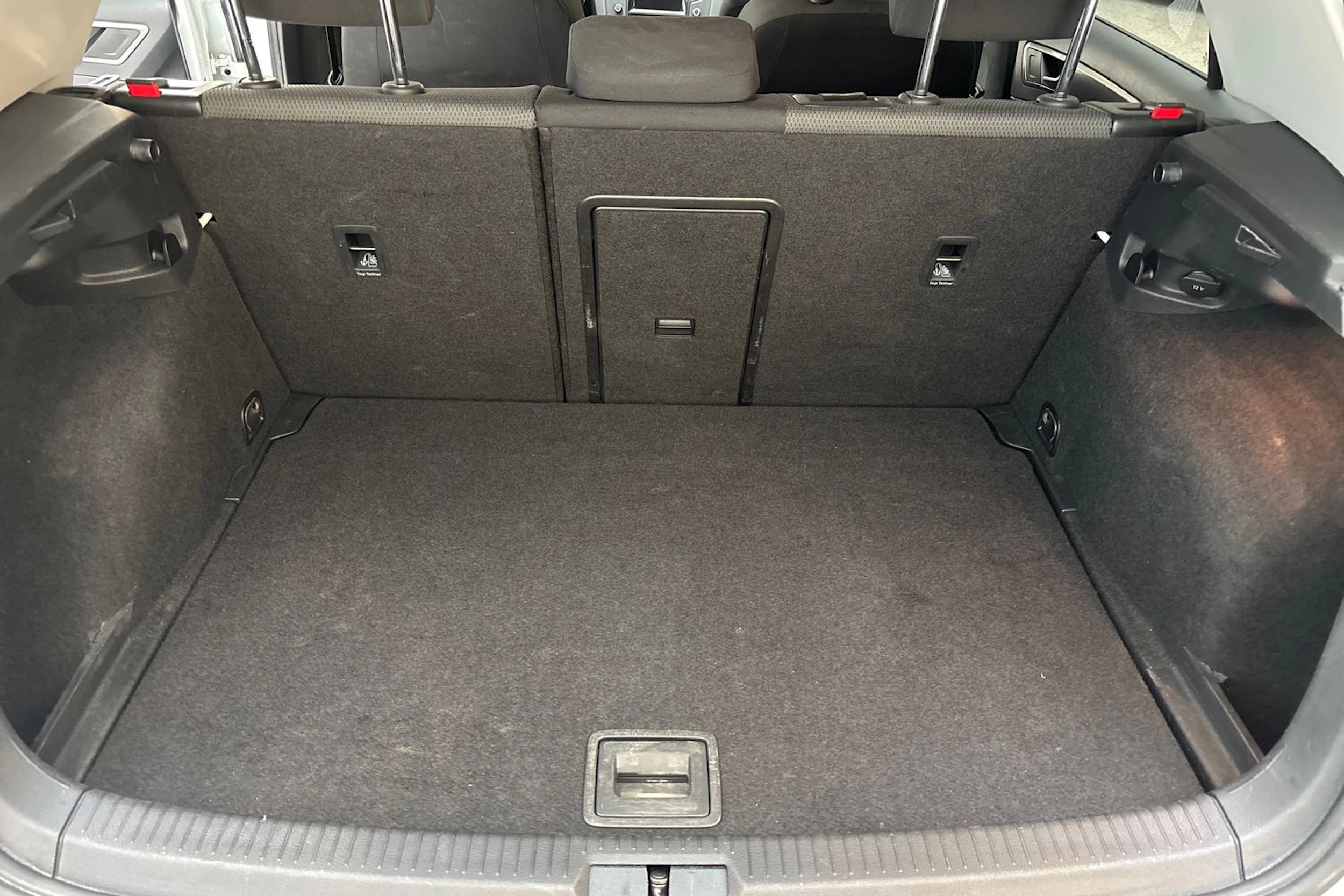 valkoinen Volkswagen Golf 2013 kuva 16.