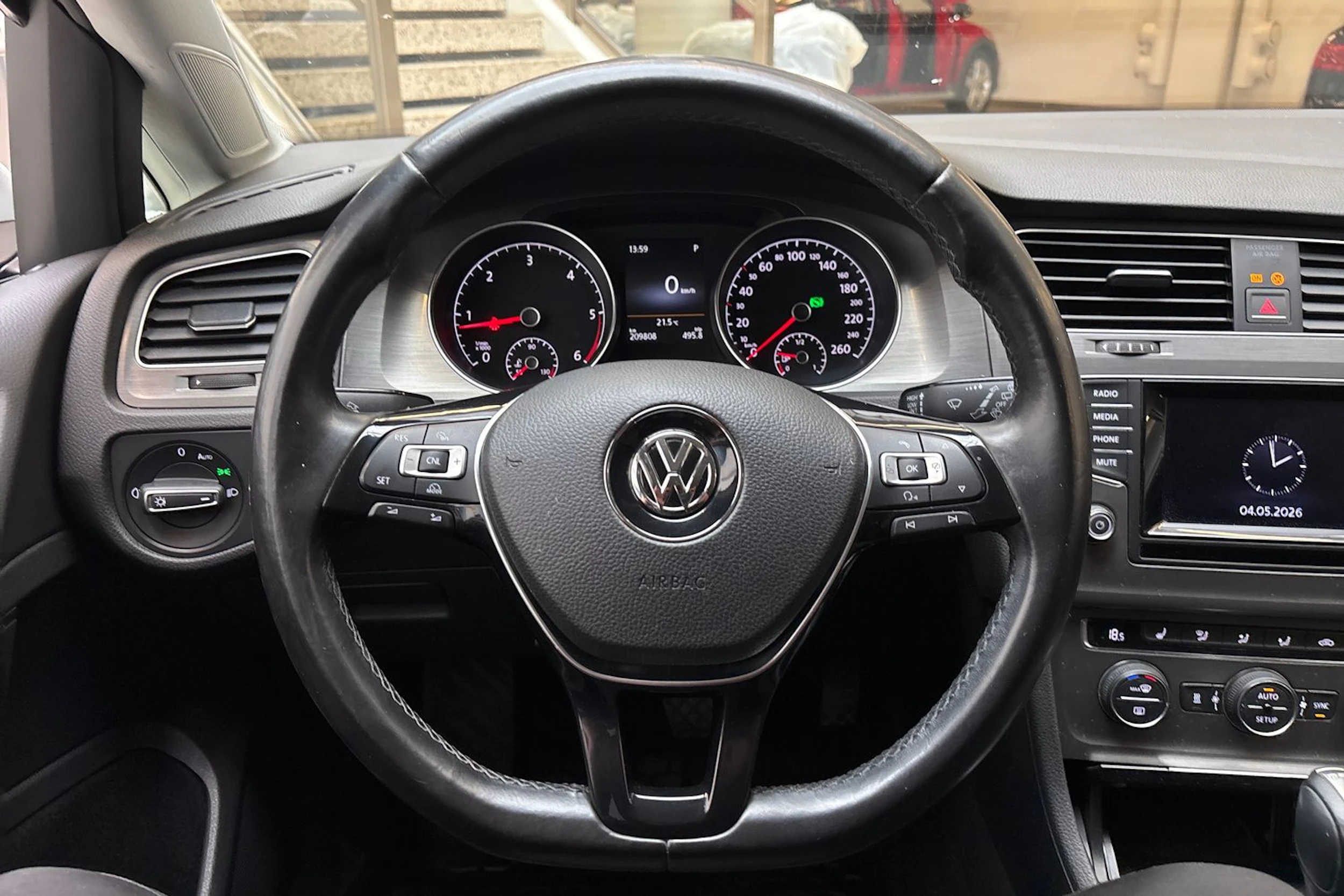valkoinen Volkswagen Golf 2013 kuva 18.