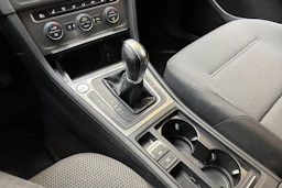 valkoinen Volkswagen Golf 2013 kuva 22.