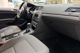 valkoinen Volkswagen Golf 2013 kuva 24.