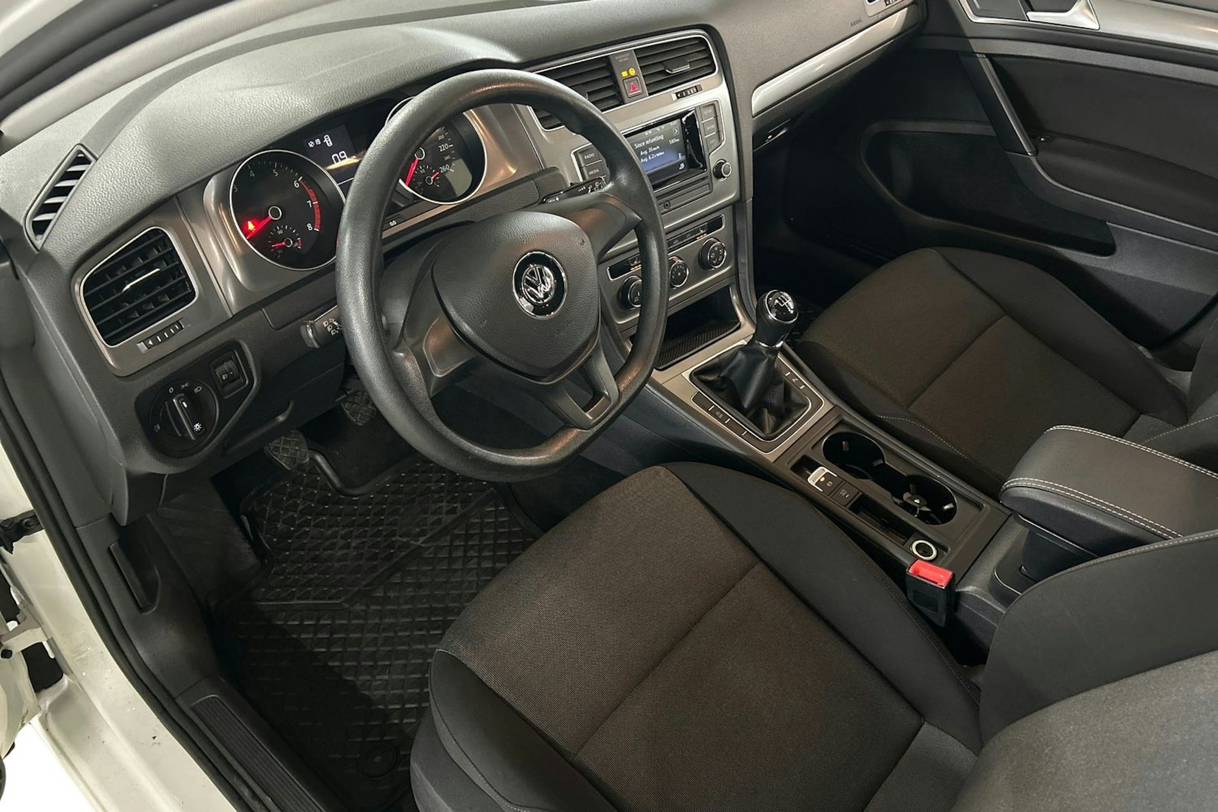 valkoinen Volkswagen Golf 2013 kuva 7.