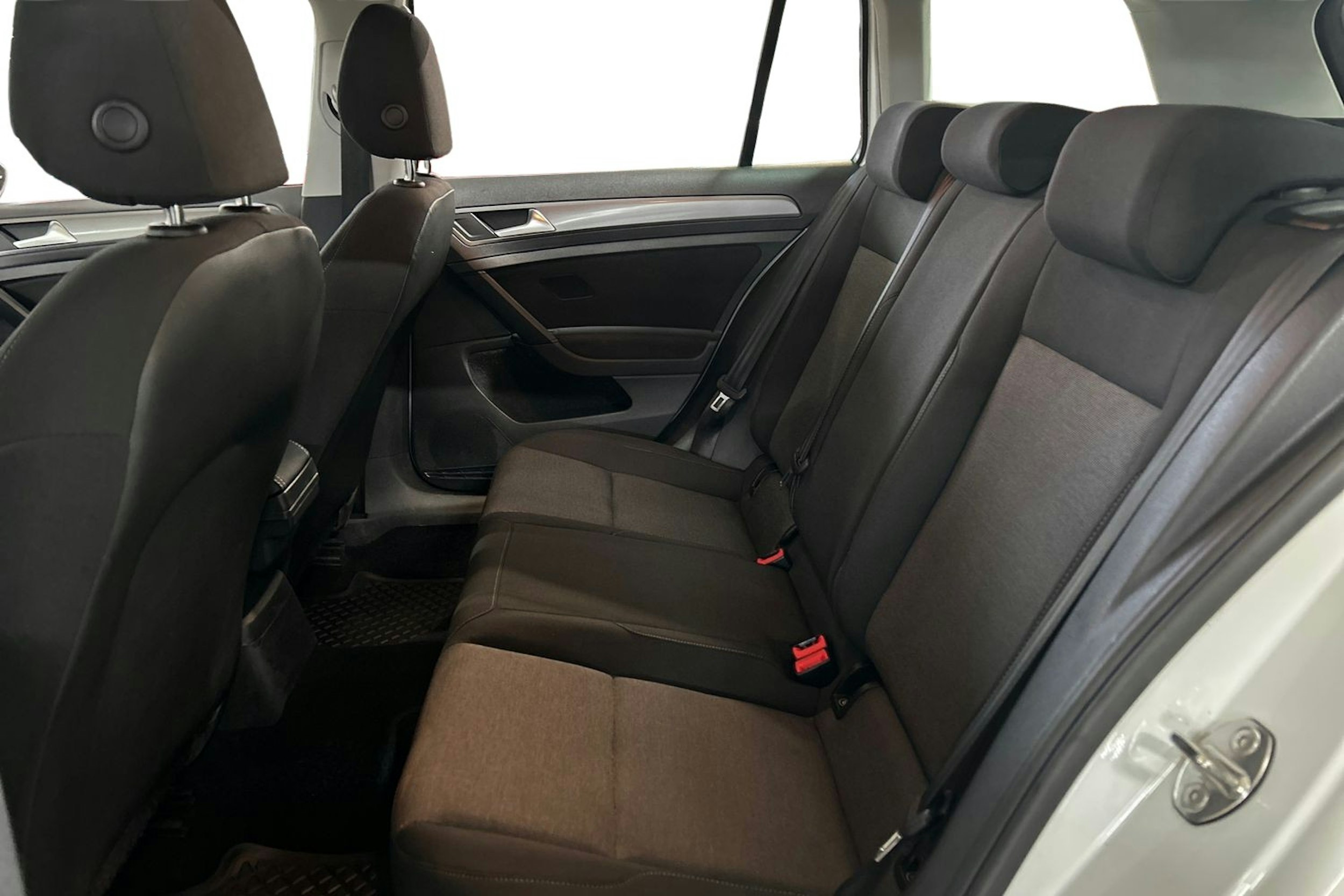 valkoinen Volkswagen Golf 2013 kuva 10.