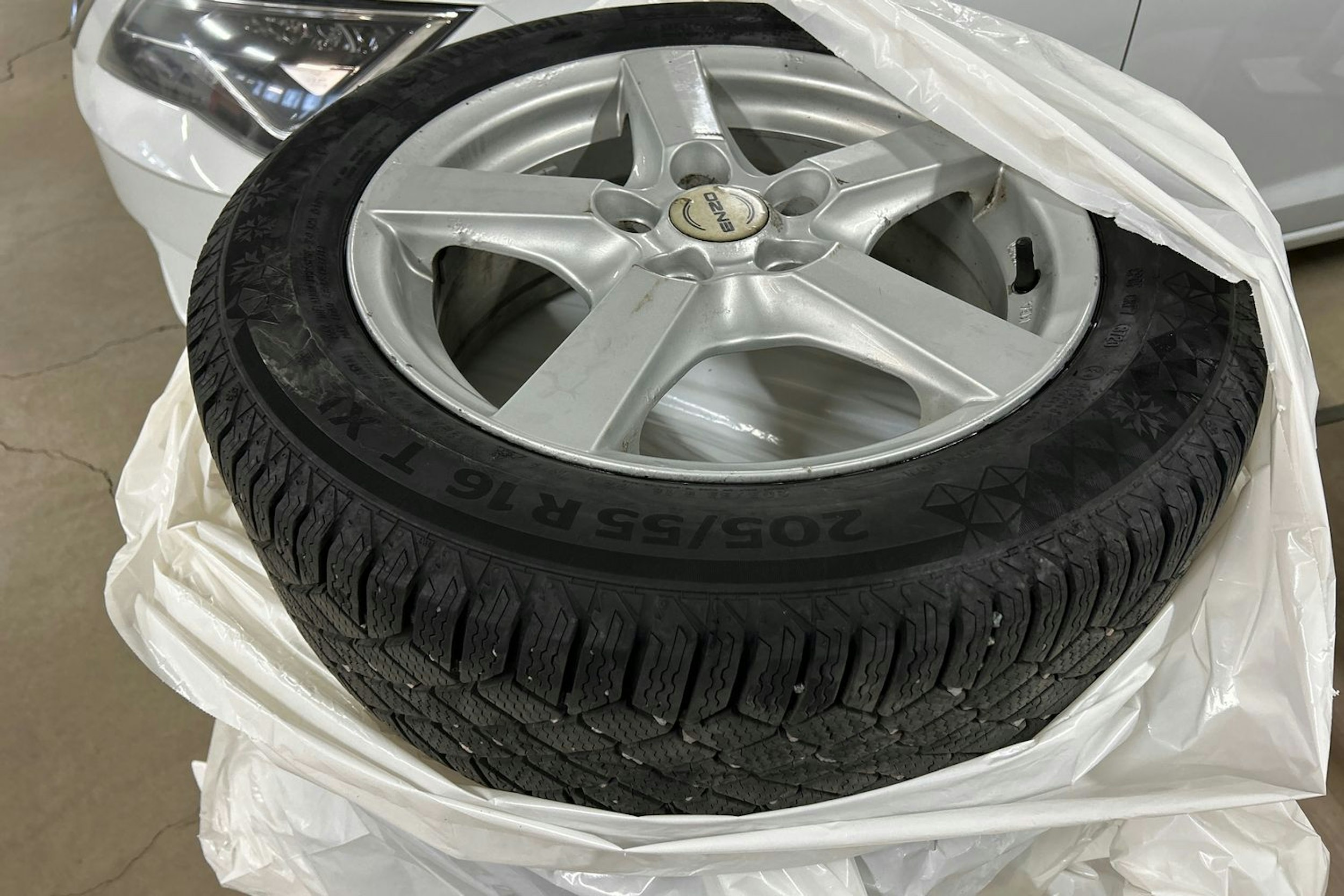 valkoinen Volkswagen Golf 2013 kuva 13.