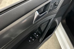 valkoinen Volkswagen Golf 2013 kuva 20.