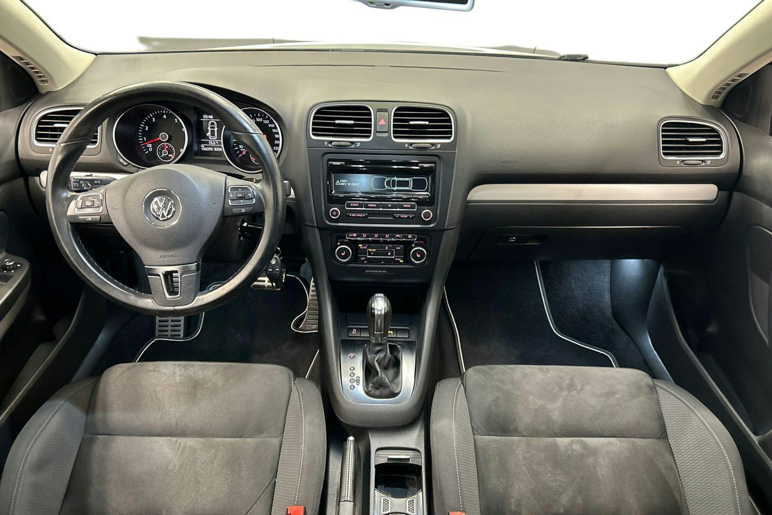 ruskea (beige) Volkswagen Golf 2013 kuva 9.