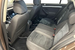 ruskea (beige) Volkswagen Golf 2013 kuva 10.