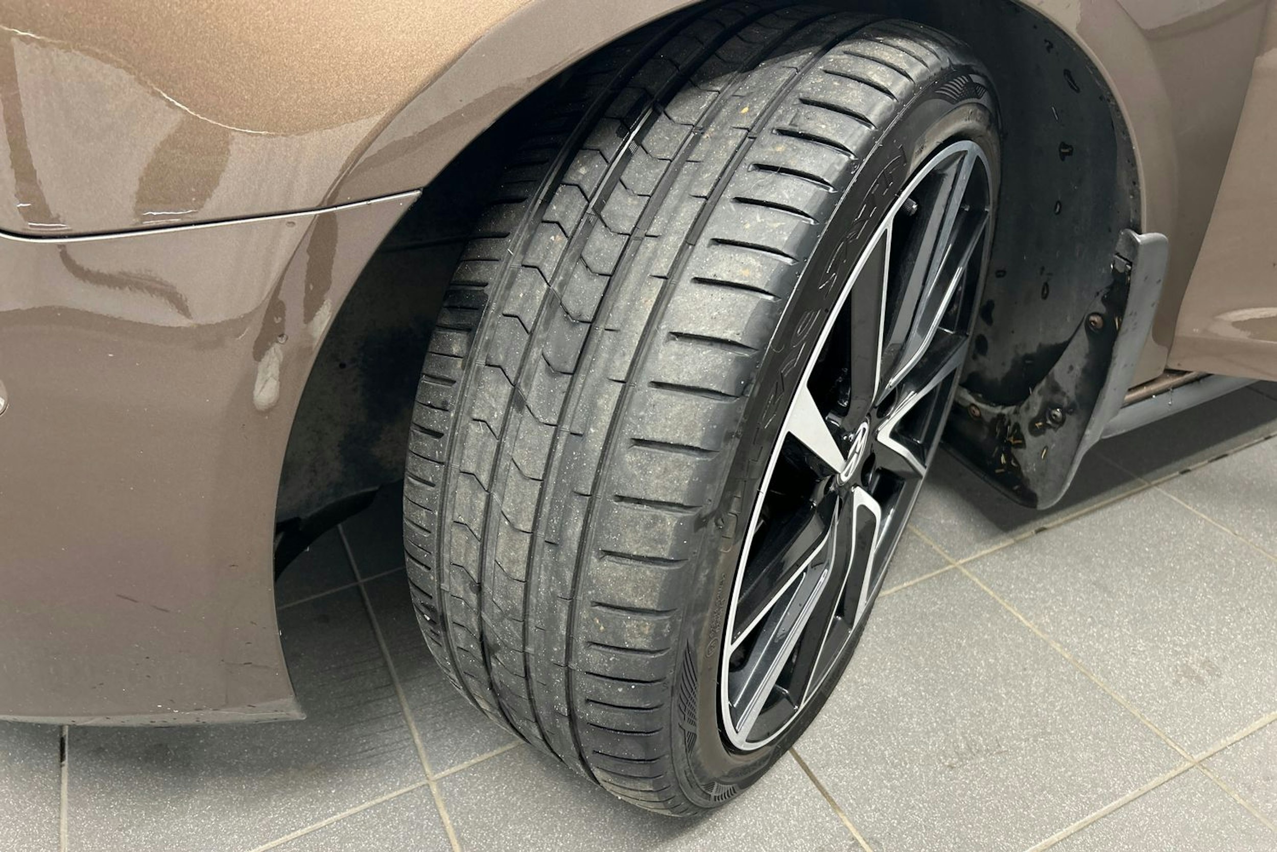 ruskea (beige) Volkswagen Golf 2013 kuva 13.
