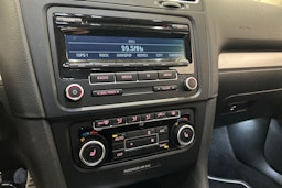 ruskea (beige) Volkswagen Golf 2013 kuva 23.