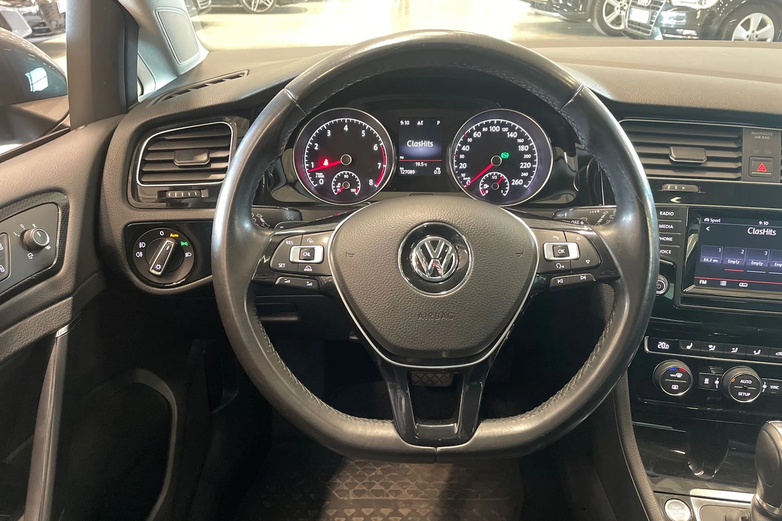 harmaa Volkswagen Golf 2014 kuva 18.