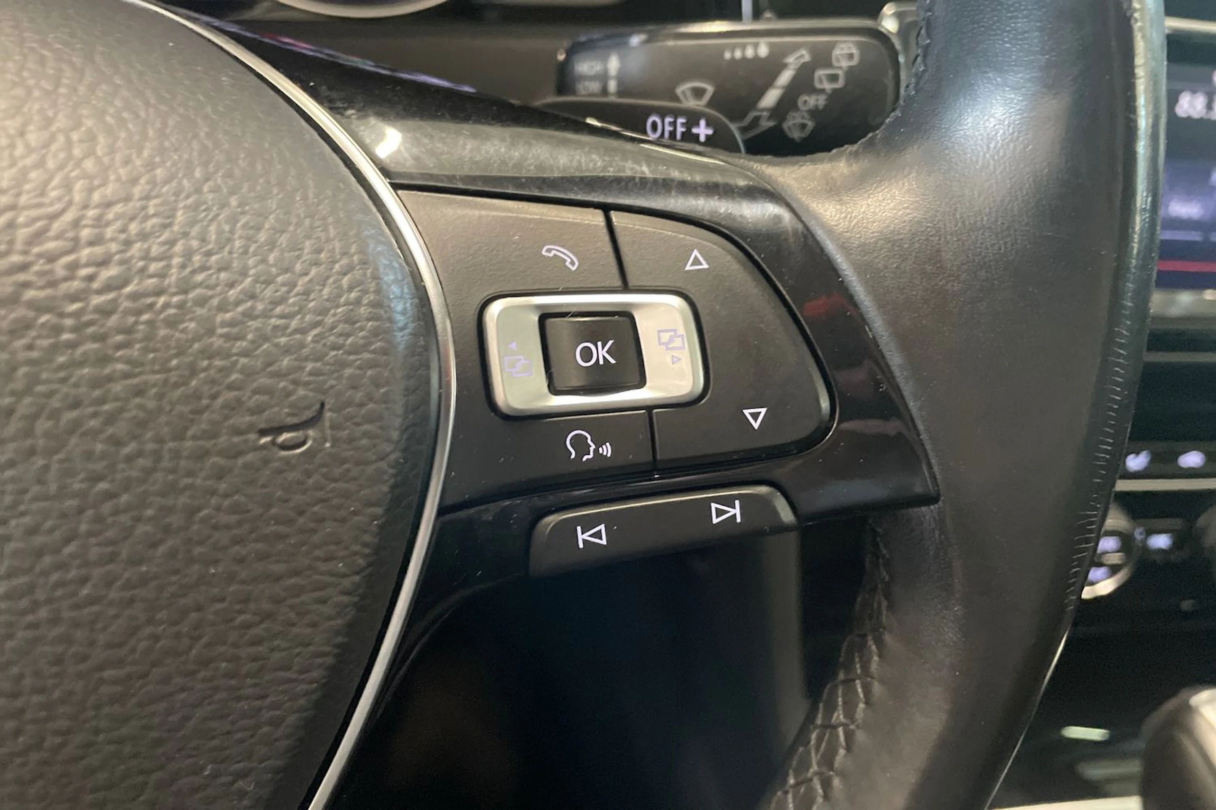 harmaa Volkswagen Golf 2014 kuva 20.