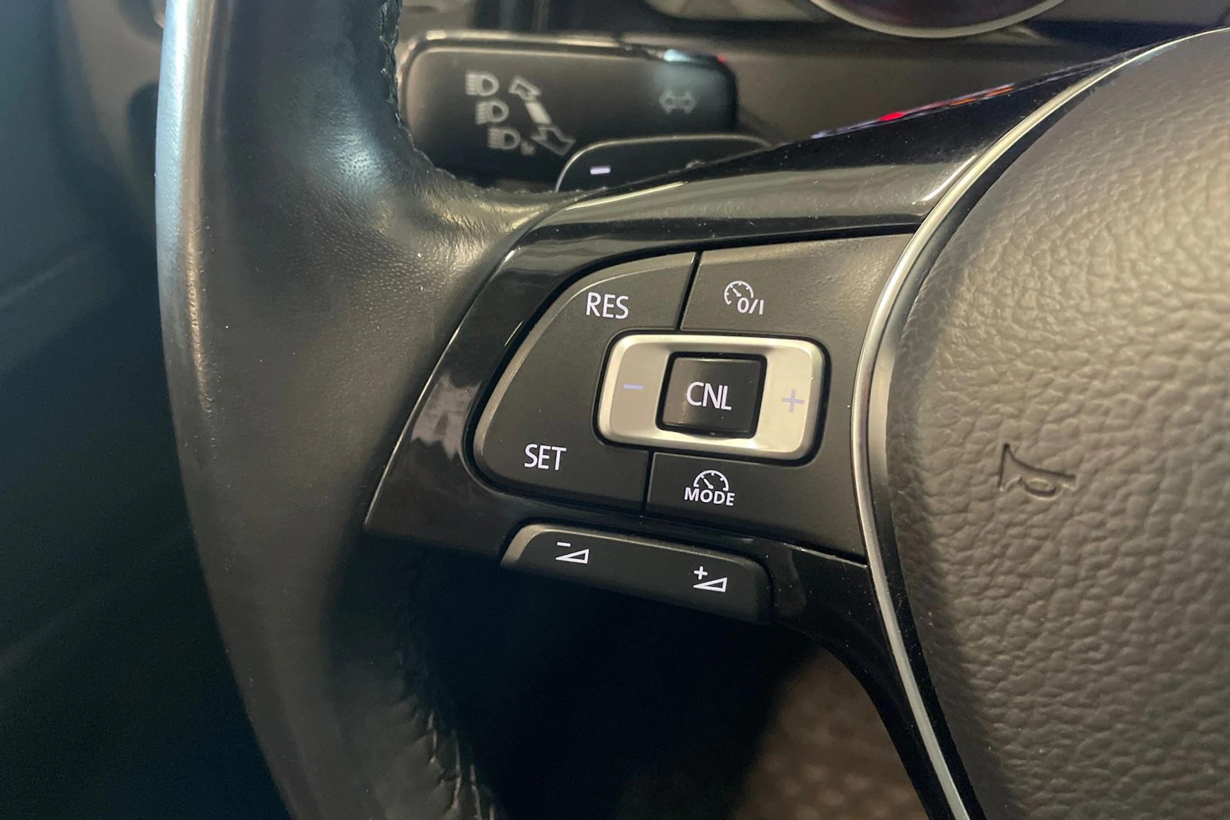 harmaa Volkswagen Golf 2014 kuva 21.