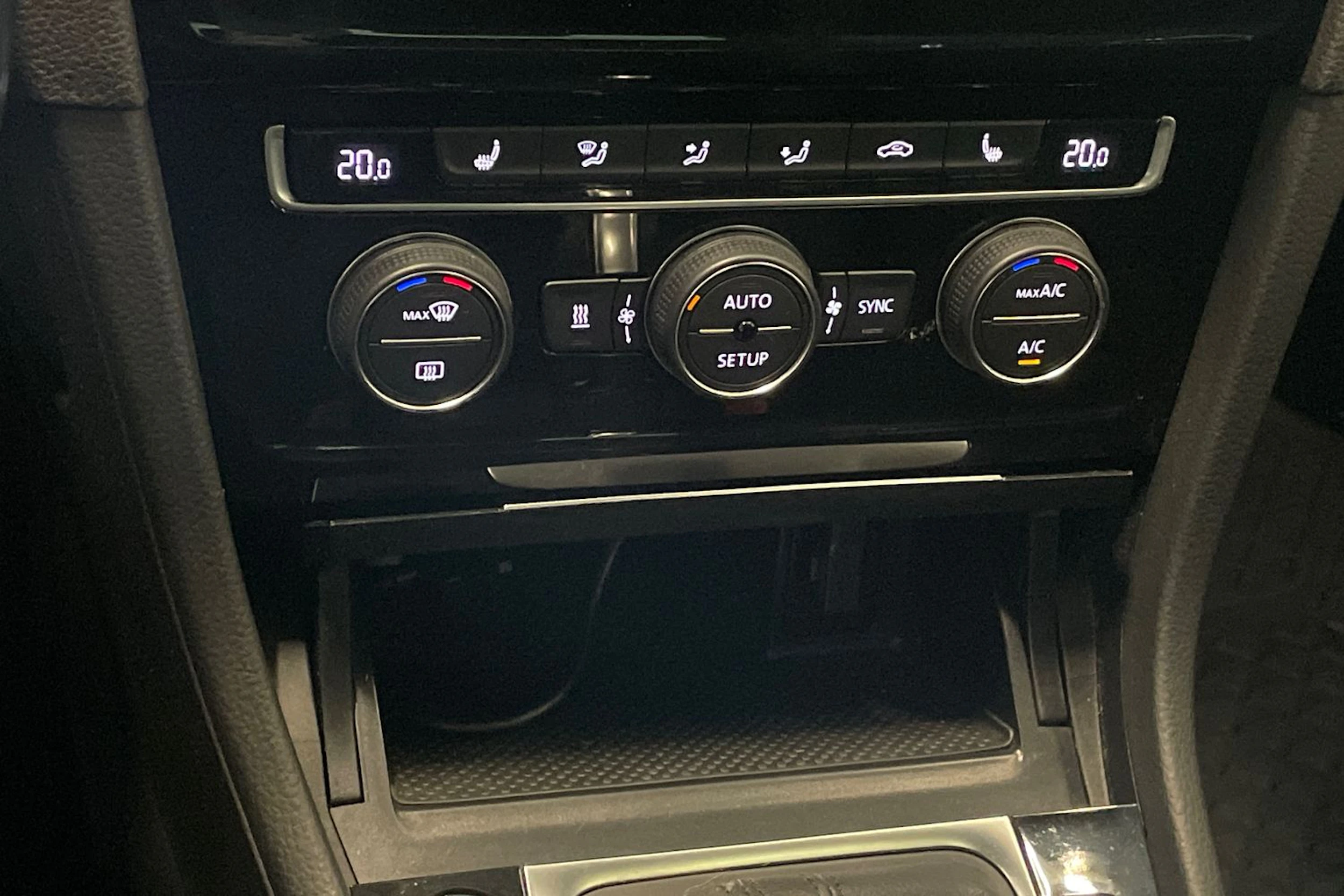 harmaa Volkswagen Golf 2014 kuva 30.