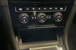 harmaa Volkswagen Golf 2014 kuva 30.