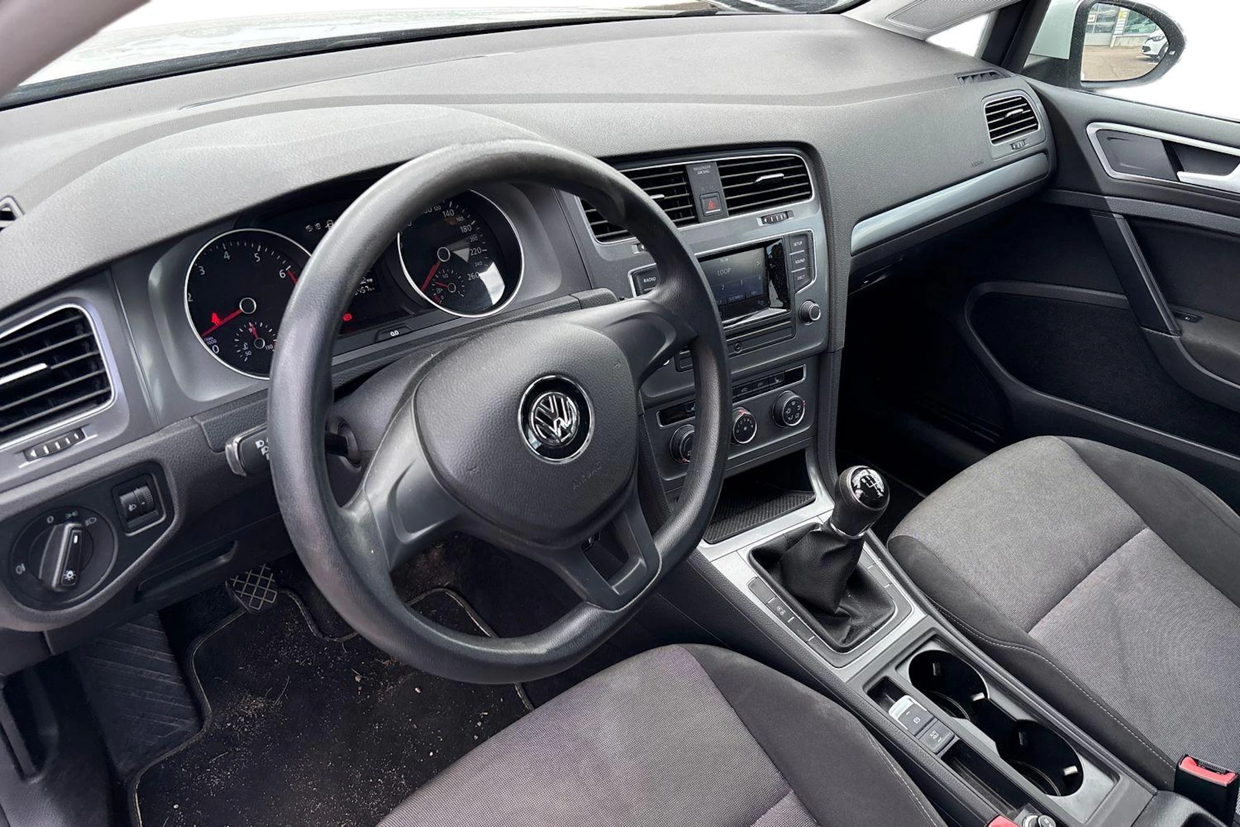 valkoinen Volkswagen Golf 2013 kuva 3.