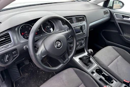 valkoinen Volkswagen Golf 2013 kuva 3.