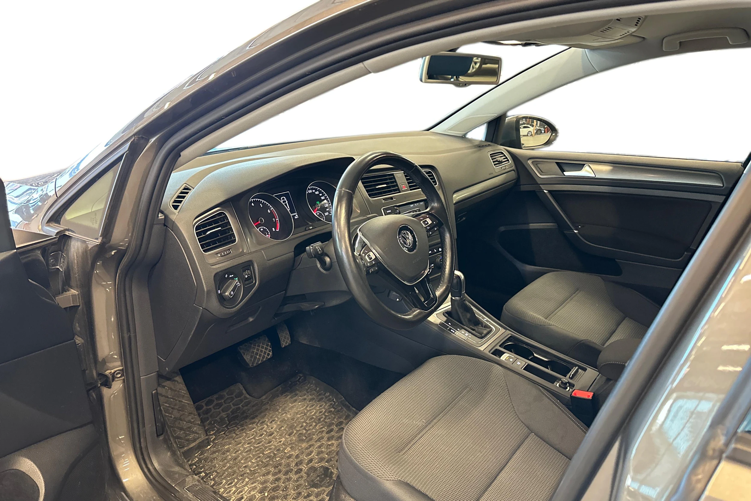 harmaa Volkswagen Golf 2013 kuva 3.