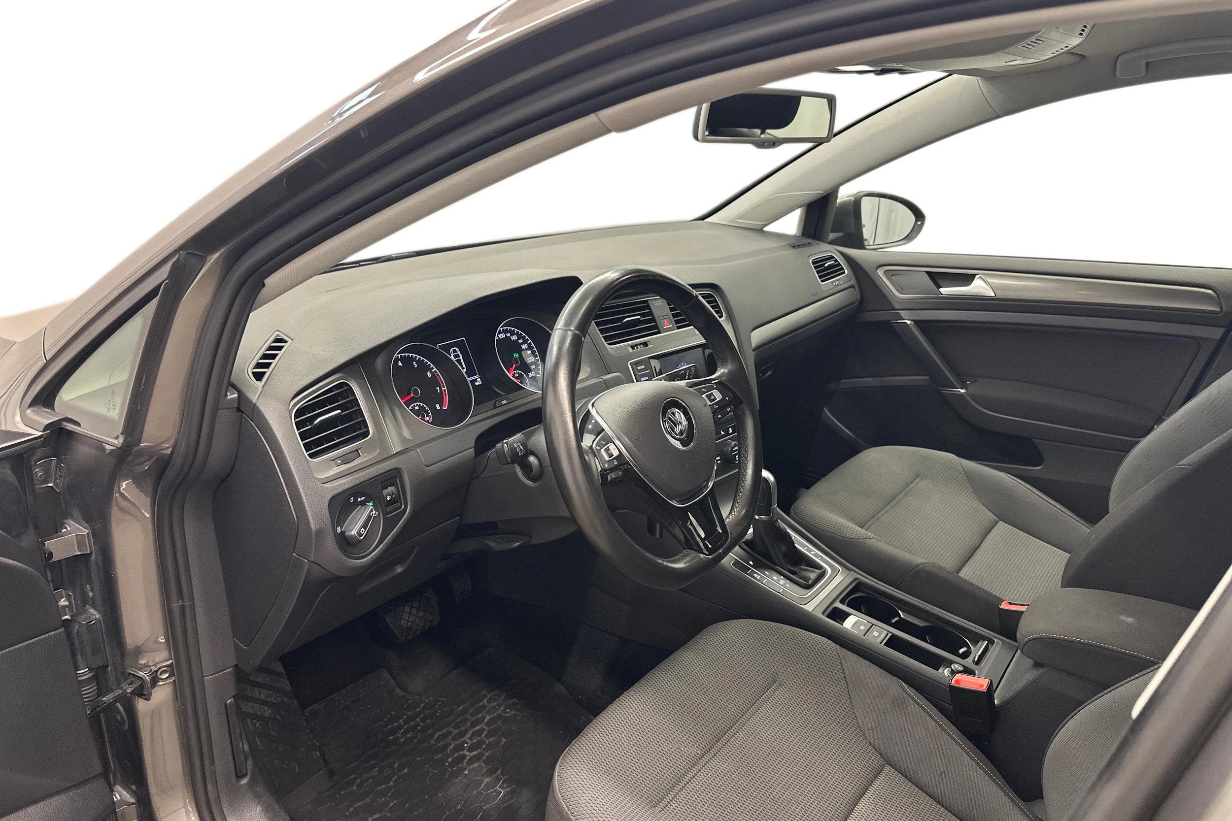 harmaa Volkswagen Golf 2013 kuva 8.