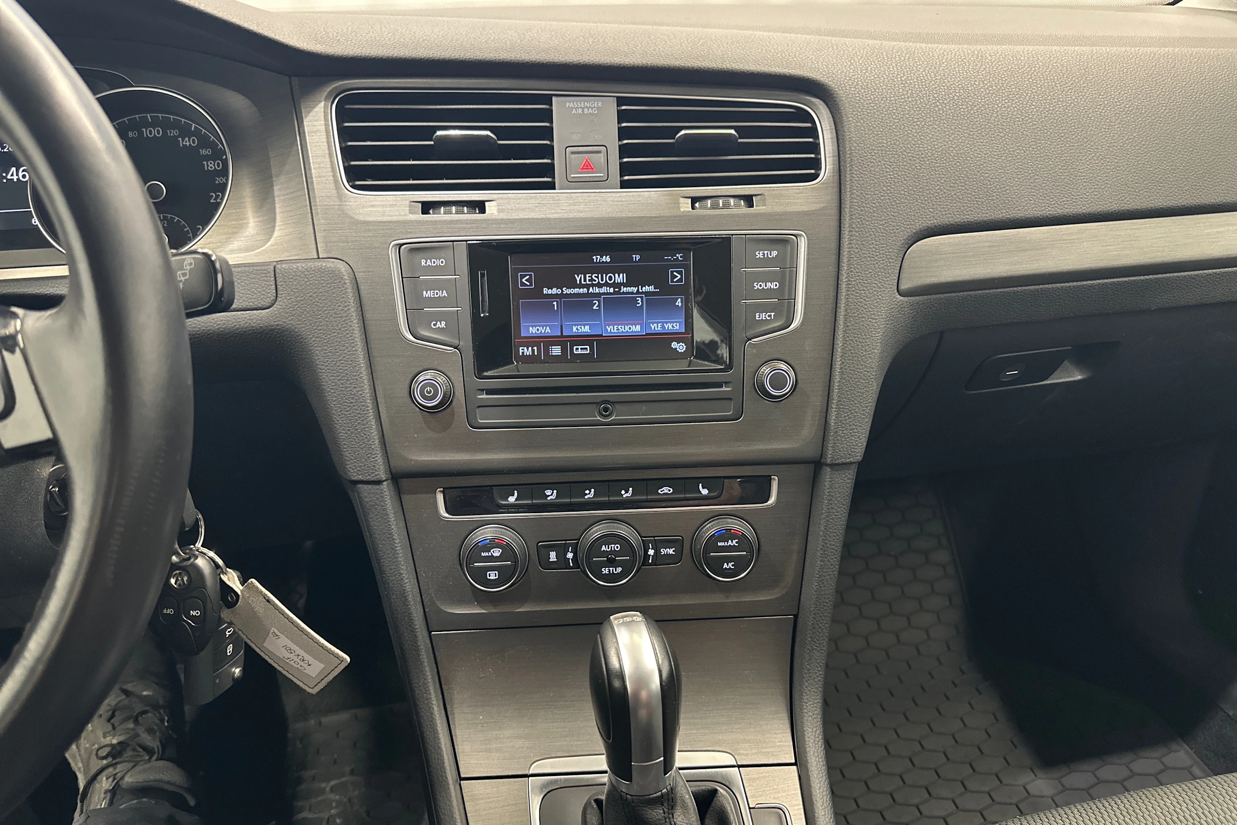 harmaa Volkswagen Golf 2013 kuva 21.