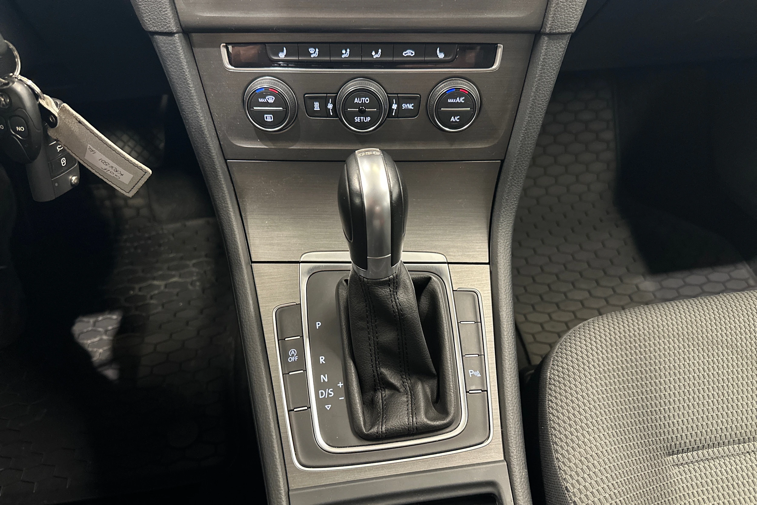 harmaa Volkswagen Golf 2013 kuva 22.