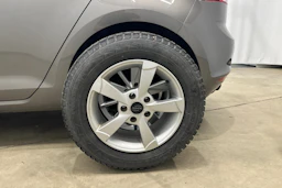 harmaa Volkswagen Golf 2013 kuva 28.