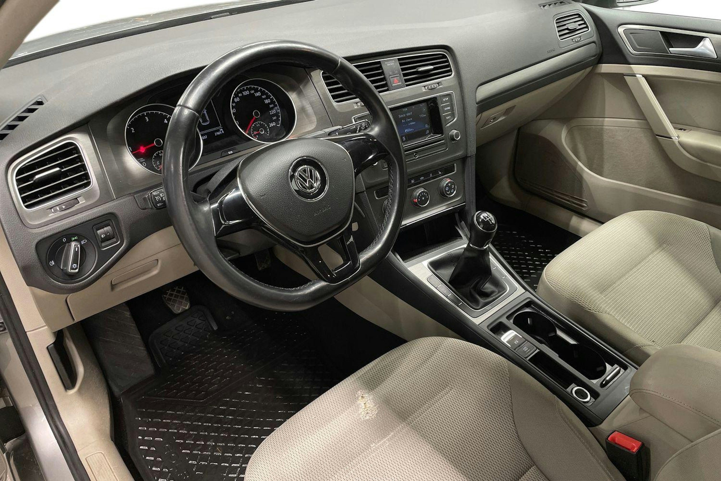 harmaa Volkswagen Golf 2013 kuva 7.