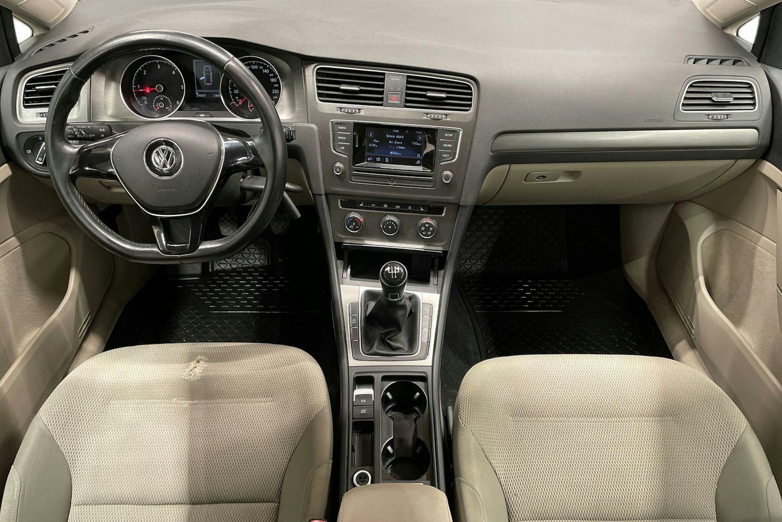 harmaa Volkswagen Golf 2013 kuva 9.