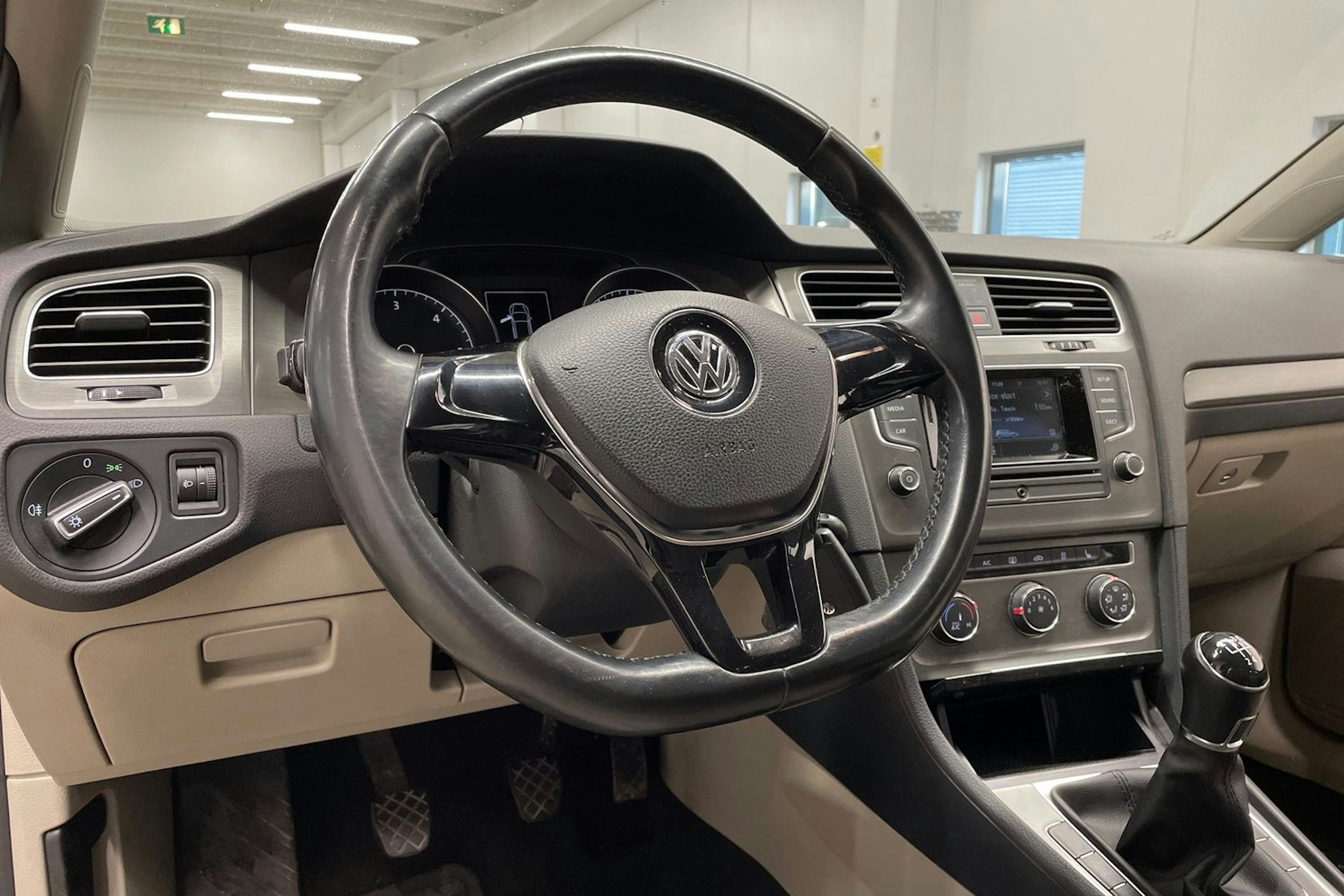 harmaa Volkswagen Golf 2013 kuva 20.