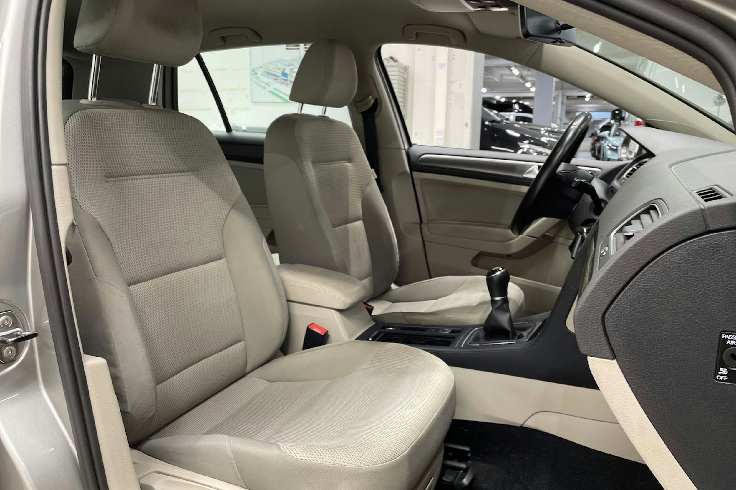 harmaa Volkswagen Golf 2013 kuva 21.