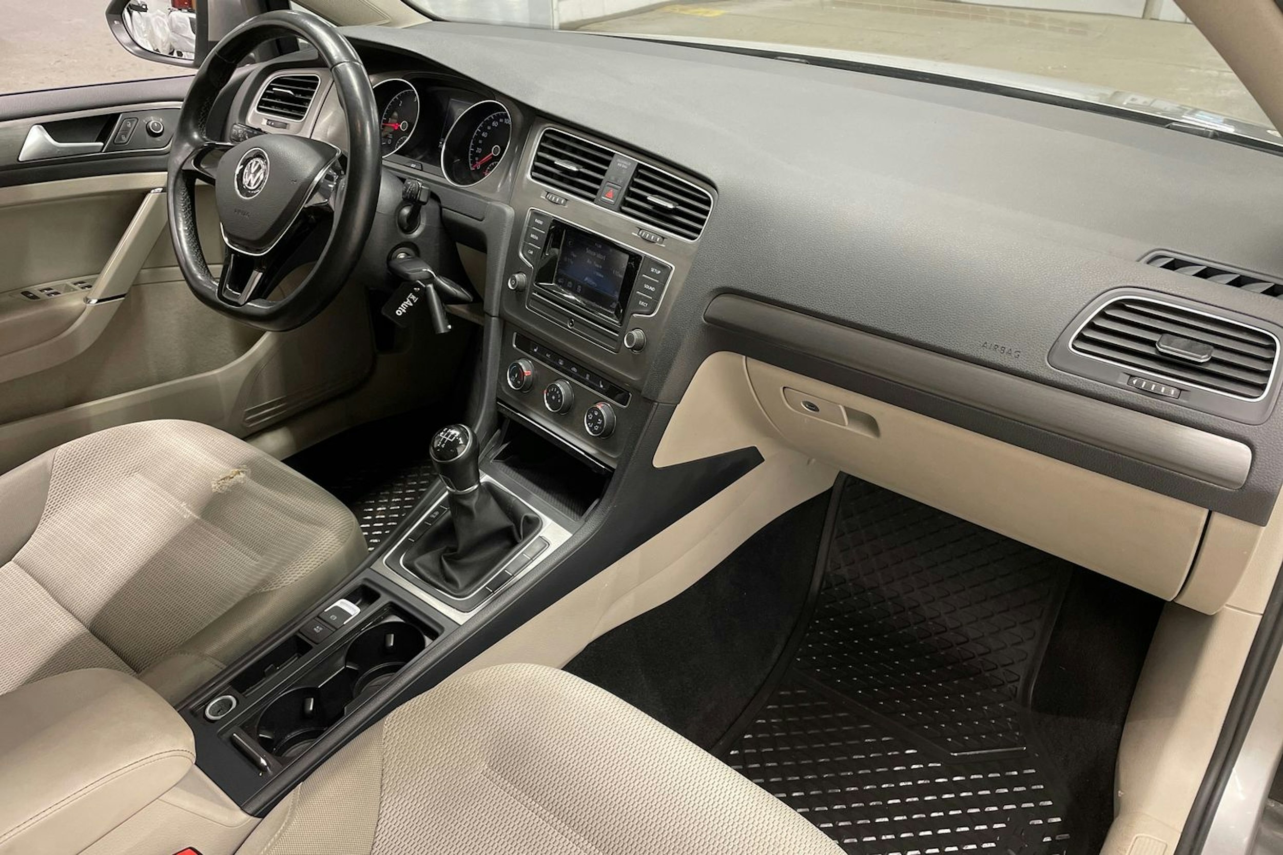 harmaa Volkswagen Golf 2013 kuva 22.