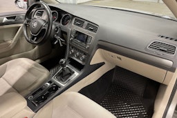 harmaa Volkswagen Golf 2013 kuva 22.