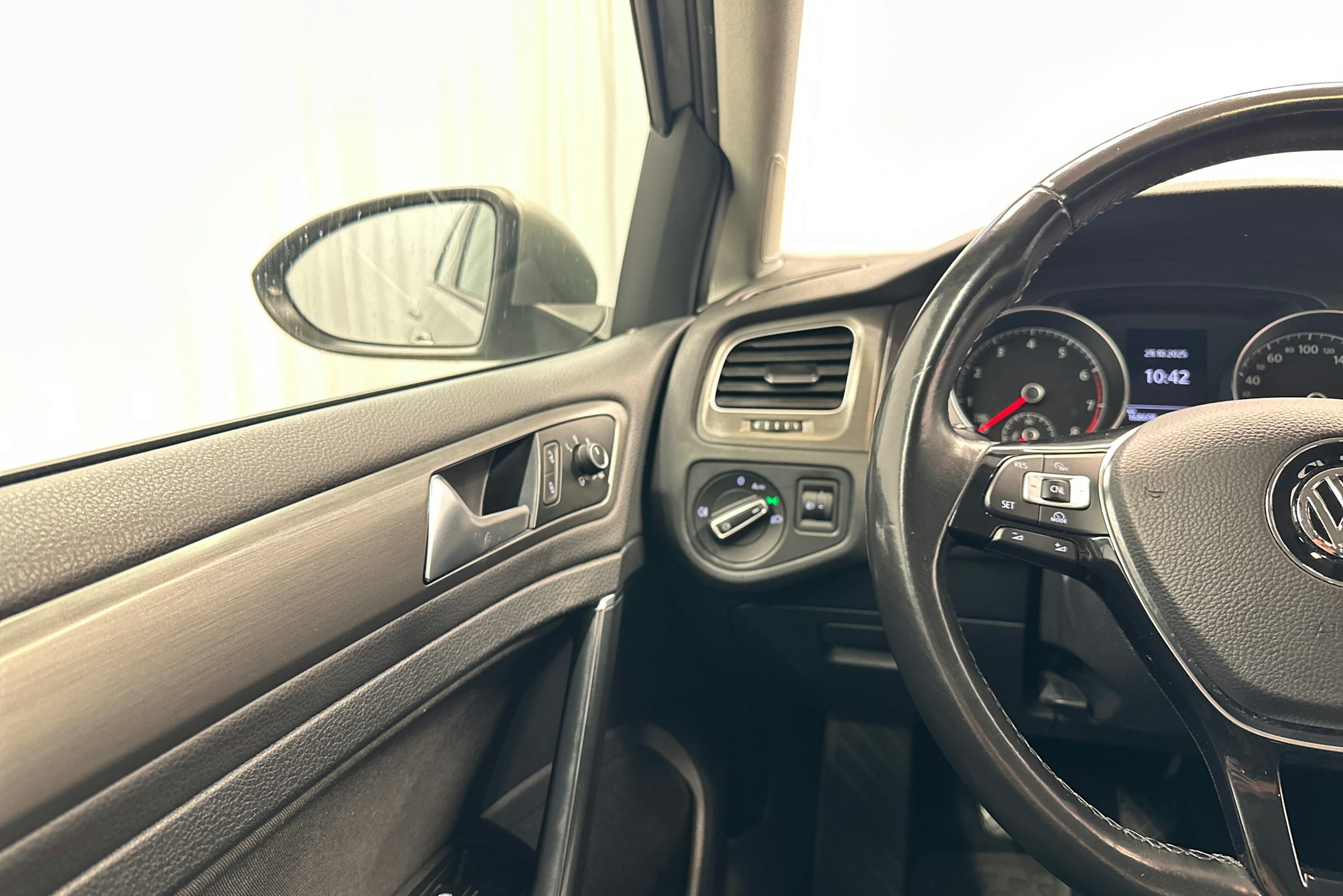 harmaa Volkswagen Golf 2013 kuva 20.