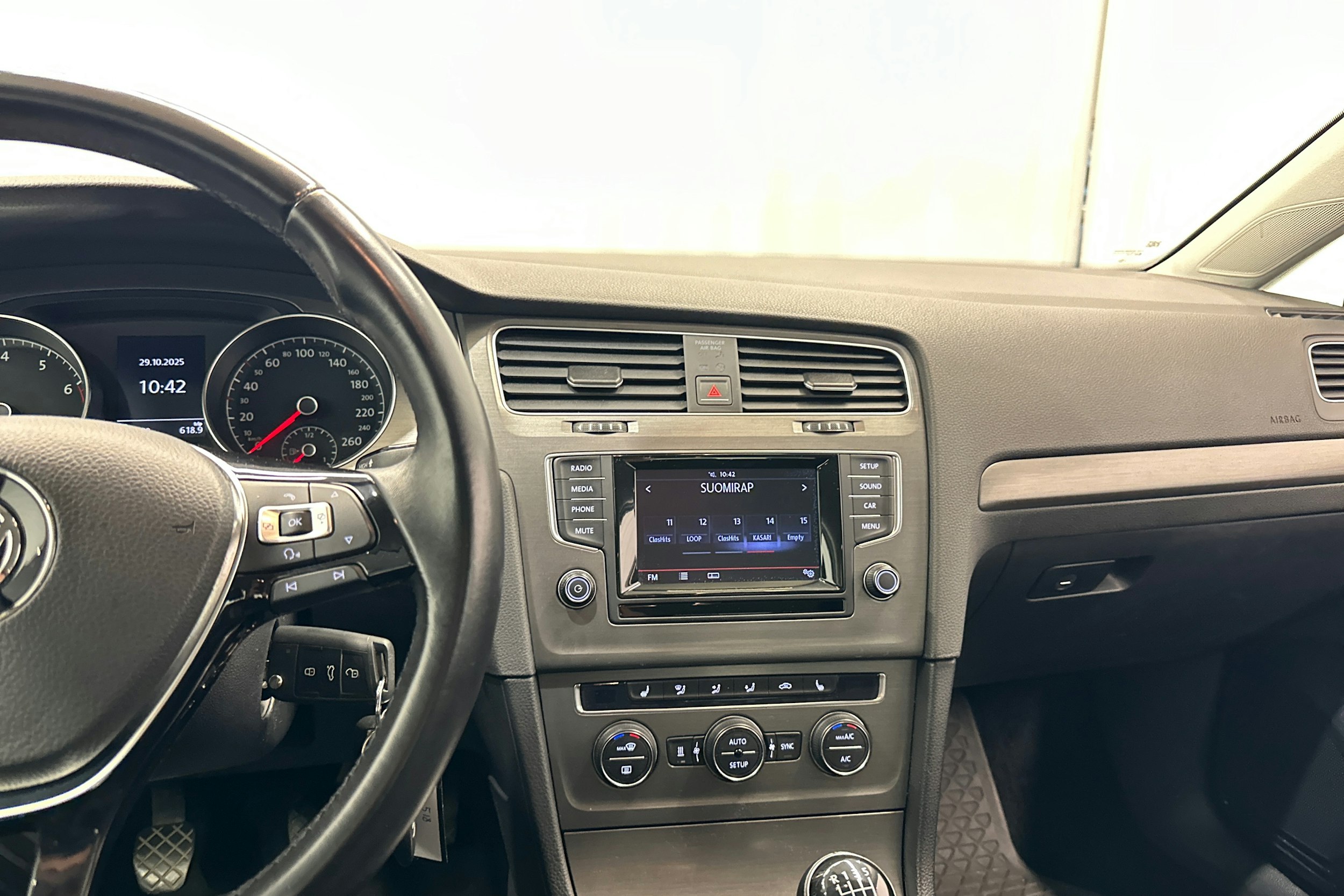 harmaa Volkswagen Golf 2013 kuva 21.