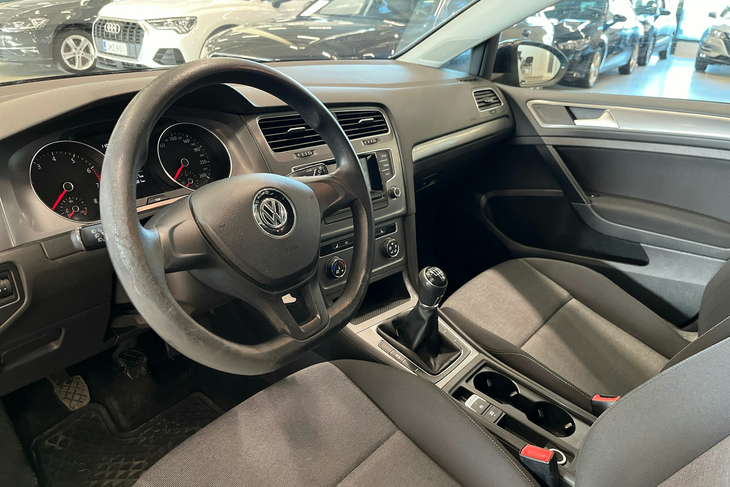 sininen Volkswagen Golf 2013 kuva 6.