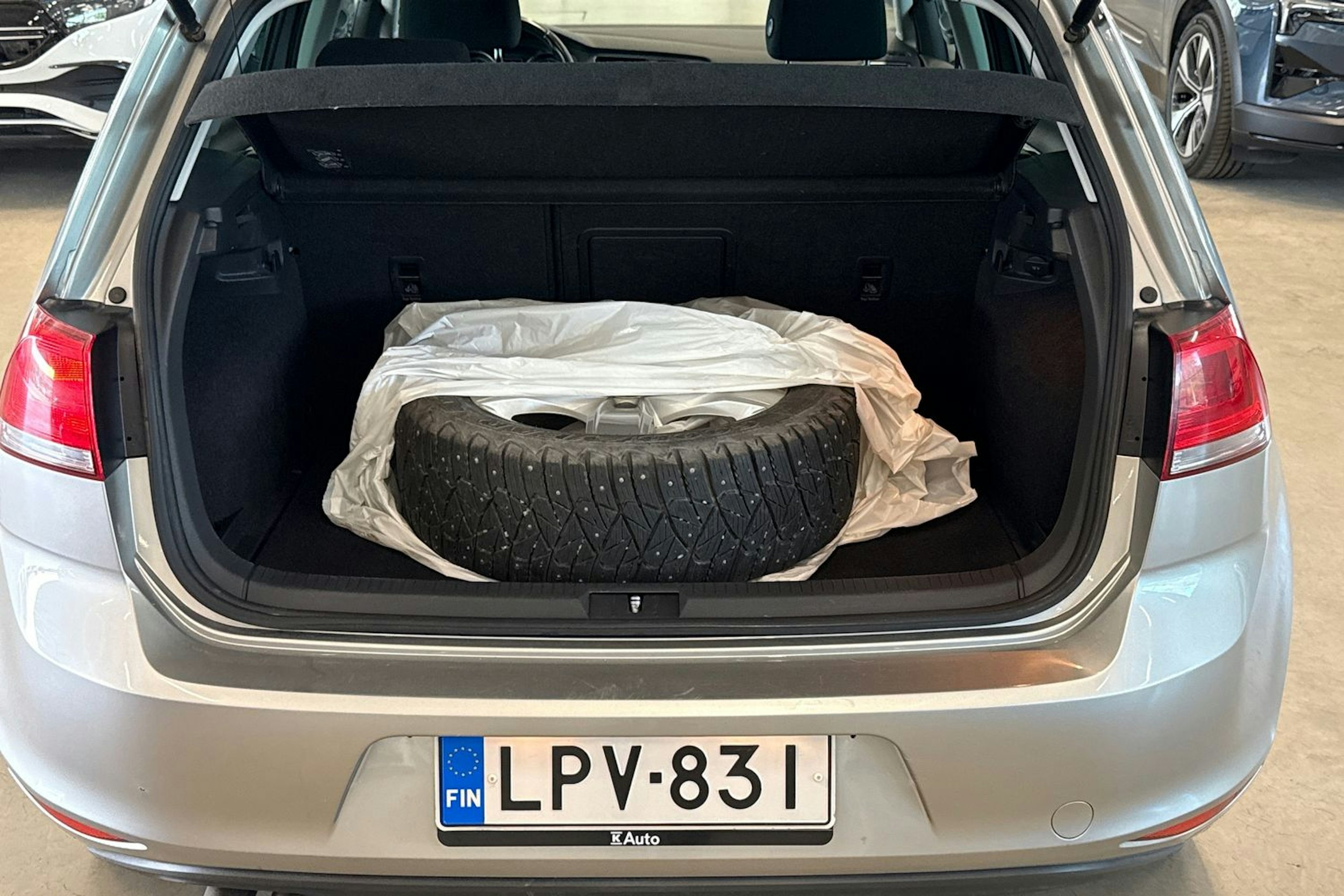 harmaa Volkswagen Golf 2013 kuva 14.